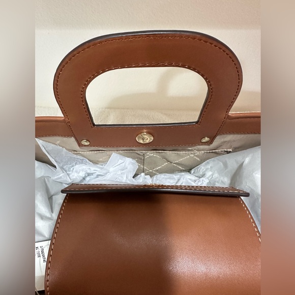 Michael Kors Clara XL Tote - Picture 4 of 12